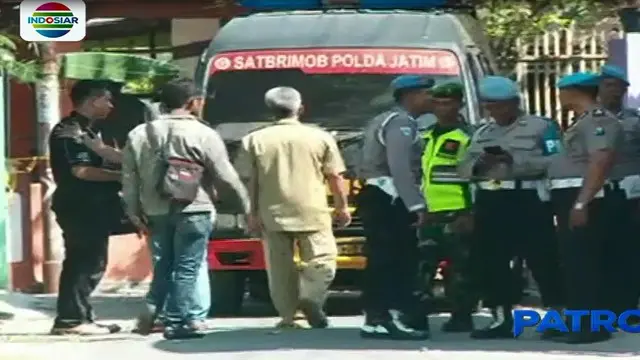 Diduga ada sebuah bom, polisi gerebek sebuah rumah di Kelurahan Urang Agung, Sidoarjo, Jawa Timur.