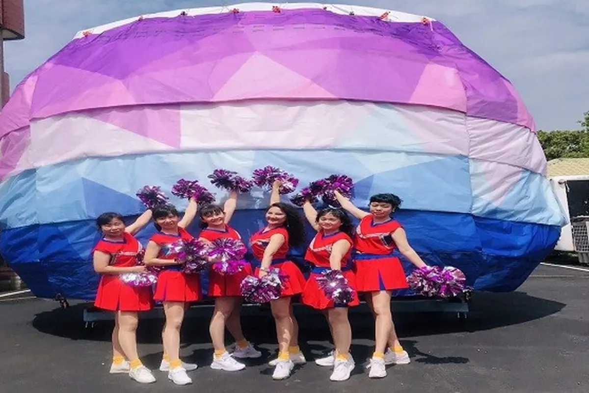 Masker Taiwan yang memecahkan rekor dunia karena ukurannya, (Facebook/Chen Mei-tsi)