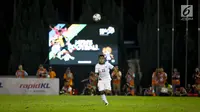 Pemain Timnas Indonesia U-22, Febri Hariyadi berusaha mengejar bola saat berhadapan dengan pada laga SEA Games 2017 di Stadion MPS, Slangor, Malaysia, (22/8). (Liputan6.com/Faizal Fanani)