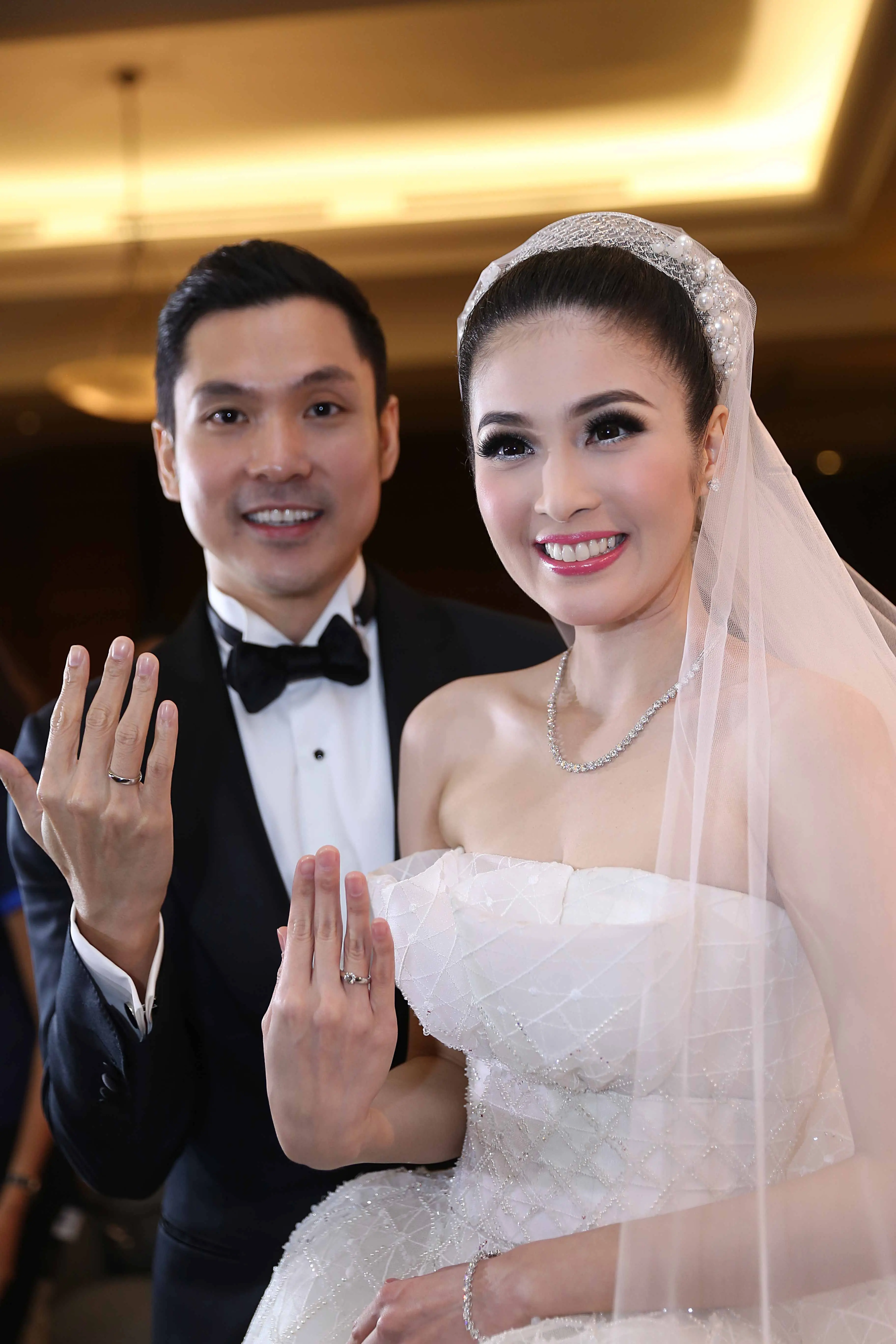 Sandra Dewi menikah dengan seorang pengusaha bernama Harvey Moeis di Gereja Katedral, Jakarta Pusat pada 8 November 2016. (Nurwahyunan/Bintang.com)