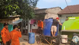 Cerita Warga Tangsel Mandi di Kantor karena Krisis Air Bersih