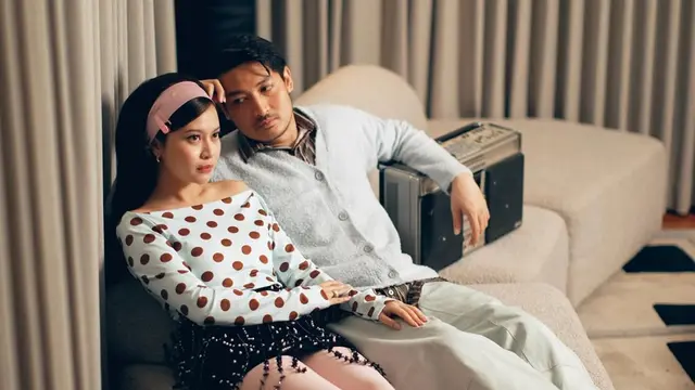 Pemotretan Hanggini dan Luthfi Aulia Bergaya Retro, Foto Romantis Pertama di 2025
