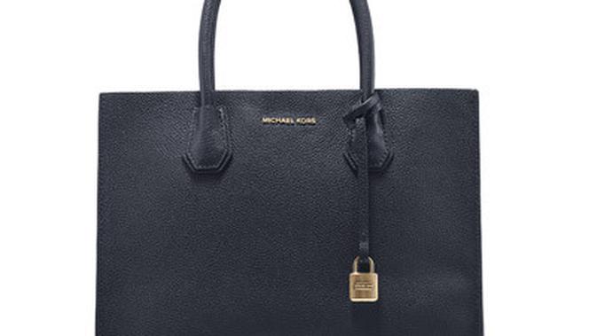 Editor S Pick Dari Michael Kors Tas Tangan Sahabat Perempuan Profesional Fashion Fimela Com