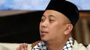 "Biar dia tahu apa yang dikerjakan oleh bapaknya, bahwa hampir di sepuluh tahun ini kita kerja buat konser-konser untuk Palestina, untuk bencana, untuk pembangunan masjid-masjid, sekolah-sekolah," ujar Opick. (Deki Prayoga/Bintang.com)