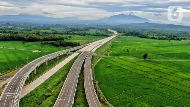 Progres pembangunan tol Cisumdawu