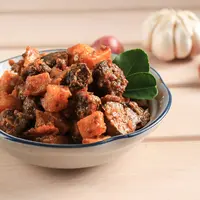 Sambal goreng kentang daging paling nikmat dan tahan lama disantap kapan saja.(Ika Rahma H/Shutterstock)