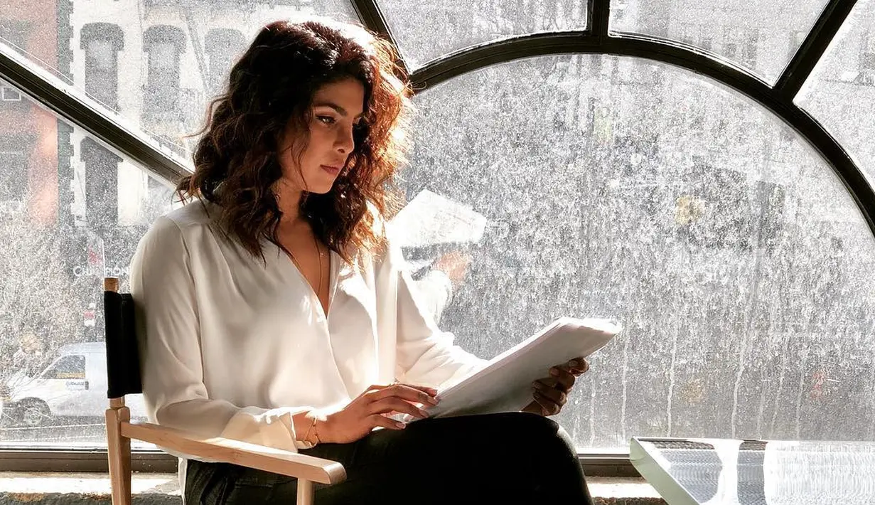 Priyanka Chopra sempat jadi pusat perhatian publik, lantaran wanita cantik ini menduduki puncak daftar 50 Sexiest Asian Women pada tahun 2017. (Foto: instagram.com/priyankachopra)