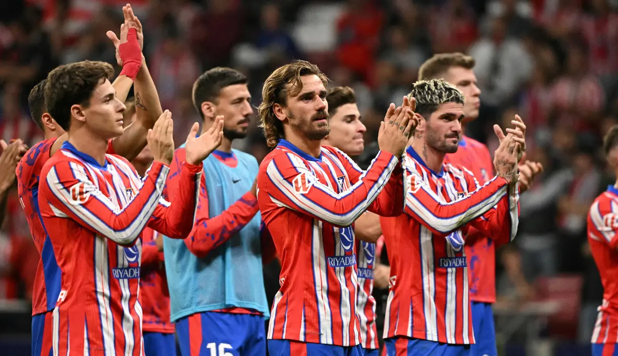 Hingga akhir pertandingan tak ada gol lagi yang tercipta. Hasil imbang ini membuat Real Madrid tetap berada di posisi dua klasemen sementara Liga Spanyol 2024/2025 dengan 18 poin. Sementara, Atletico Madrid berada di posisi tiga dengan 16 poin. (JAVIER SORIANO/AFP)