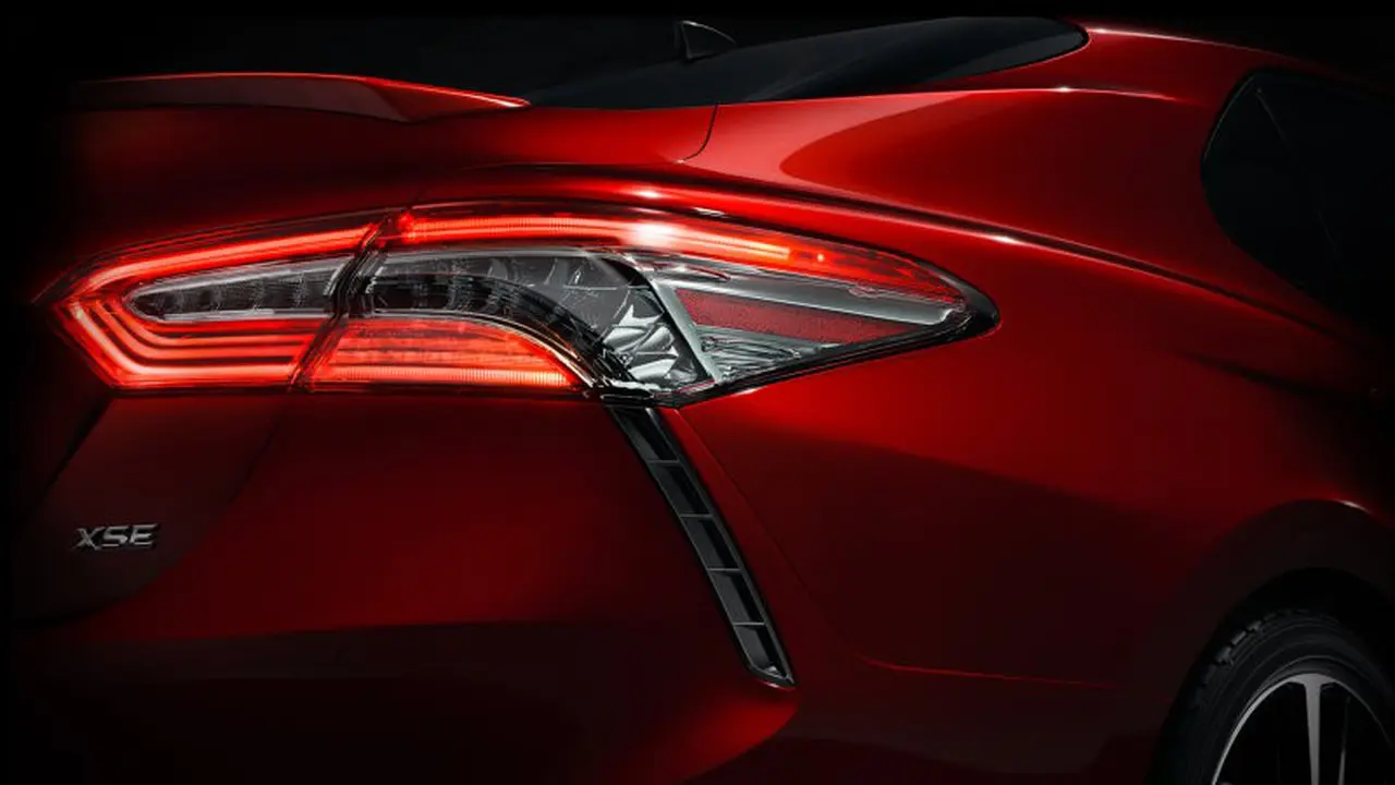 Toyota Camry 2018 teaser