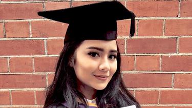 Cantik Menawan Ini 8 Gaya Artis Indonesia Saat Wisuda News Entertainment Fimela Com