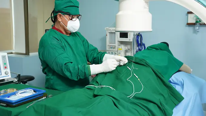 Atasi Nyeri Tulang Belakang dan Lutut Tanpa Operasi