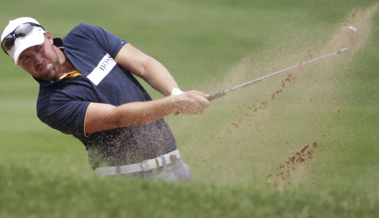 Pegolf melakukan pukulan saat tampil pada turnamen golf BRI Indonesia Open 2019 di Pondok Indah, Jakarta, Kamis (29/8). Indonesia Open memperebutkan total hadiah 500 ribu US Dollar. (Bola.com/Vitalis Yogi Trisna)