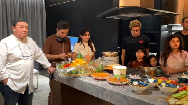 7 Momen Syukuran Rumah Baru Nisya Ahmad, Kompak Dihadiri Keluarga Besar