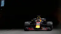 Pembalap Red Bull Racing, Daniel Ricciardo, menjadi yang tercepat pada sesi latihan bebas pertama F1 GP Monako di Sirkuit Monte Carlo, Kamis (24/5/2018). Sementara Lewis Hamilton menempati posisi ketiga, di depan Sebastian Vettel. (Twitter/Formula 1)