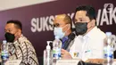Menteri BUMN Erick Thohir memberi keterangan pers pada vaksinasi gotong royong di Senayan Park, Jakarta, Rabu (19/5/2021). Sebanyak 340 pax vaksin pada hari pertama digelar guna menginisiasi program vaksinasi gotong royong dan menfasilitasi badan usaha dan membantu UMKM. (Liputan6.com/Fery Pradolo)