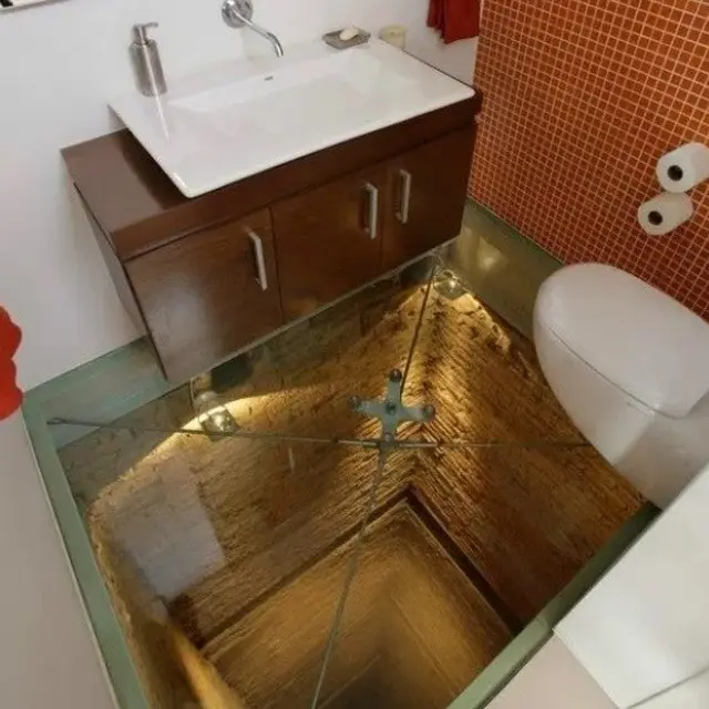 6 Potret Lantai Kamar Mandi Mewah 3D, Ada yang Bikin Pusing