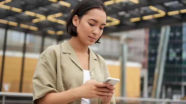 Ilustrasi menghubungi seseorang