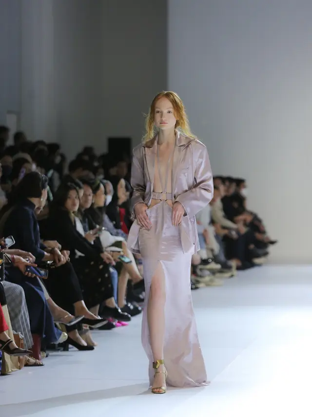 Nuansa Mewah nan Elegan dalam Koleksi Peggy Hartanto, Aidan & Aice, Sean & Sheila di Panggung JFW 2023
