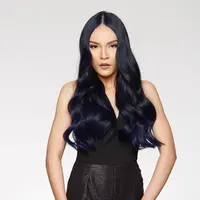 Warna rambut blue ombre yang edgy. (Sumber foto: L’Oréal Indonesia)