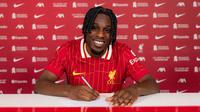 Jeremie Frimpong resmi bergabung ke Liverpool setelah ditebus dari Bayer Leverkusen pada Jumat (30/5/2025) malam WIB. (dok. Liverpool)