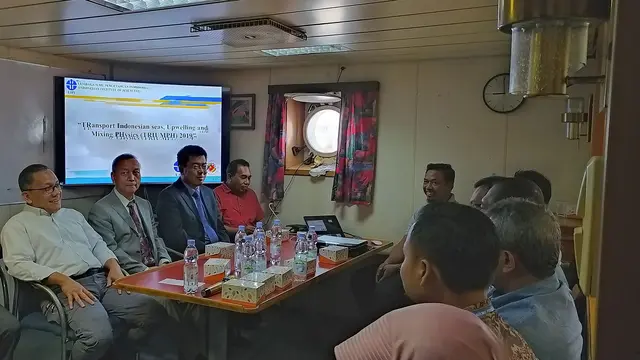 Lembaga Ilmu Pengetahuan Indonesia (LIPI) melakukan ekplorasi Arus Lintas Indonesia (Arlindo).