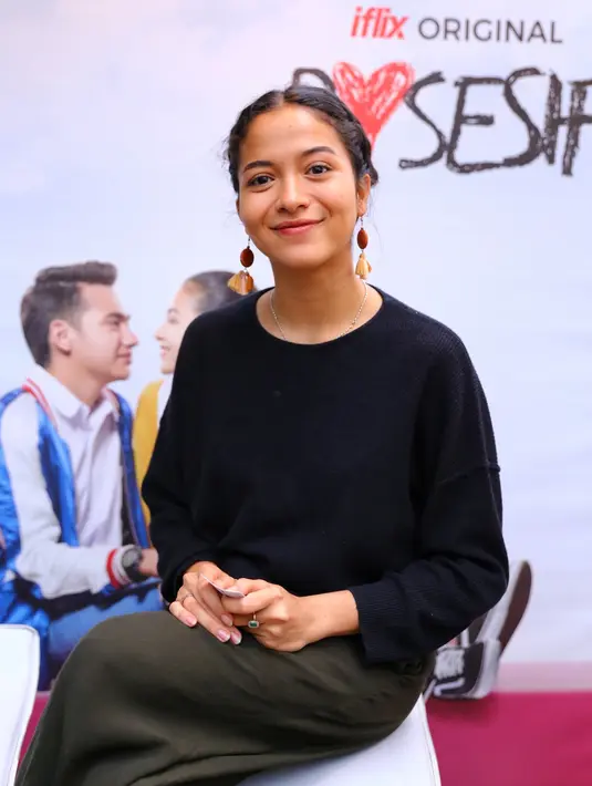 Melihat sang suami suka makan, sebagai istri Putri Mirano juga memasak untuk suaminya Chicco Jerikho. Hal itu telah dilakukan sejak keduanya masih pacaran. (Adrian Putra/Bintang.com)