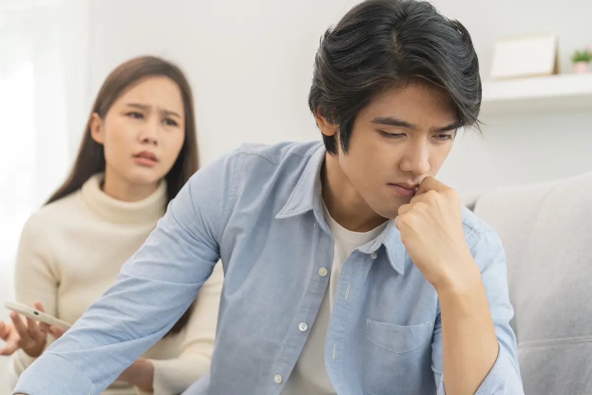 perempuan dan pasangan oktober putus