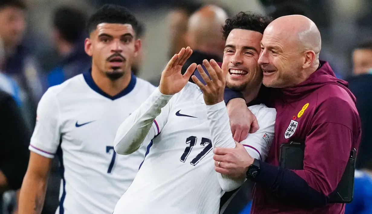 Di laga tersebut, pelatih Lee Carsley, memberikan debut timnas senior kepada gelandang Liverpool, Jones, seorang pemain yang ia kenal baik dari tim U-21 Inggris. (AP Photo/Thanassis Stavrakis)