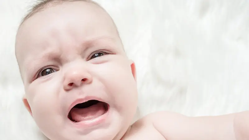 Buah hati Mom, tak juga berhenti dari menangis, coba cara ini yuk, agar bayi bisa ceria kembali.