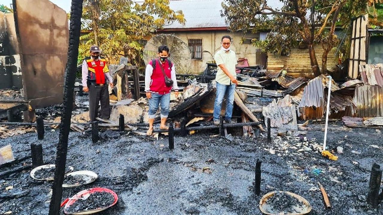 Kebakaran rumah di Kabupaten Indragiri Hilir yang menewaskan satu keluarga.