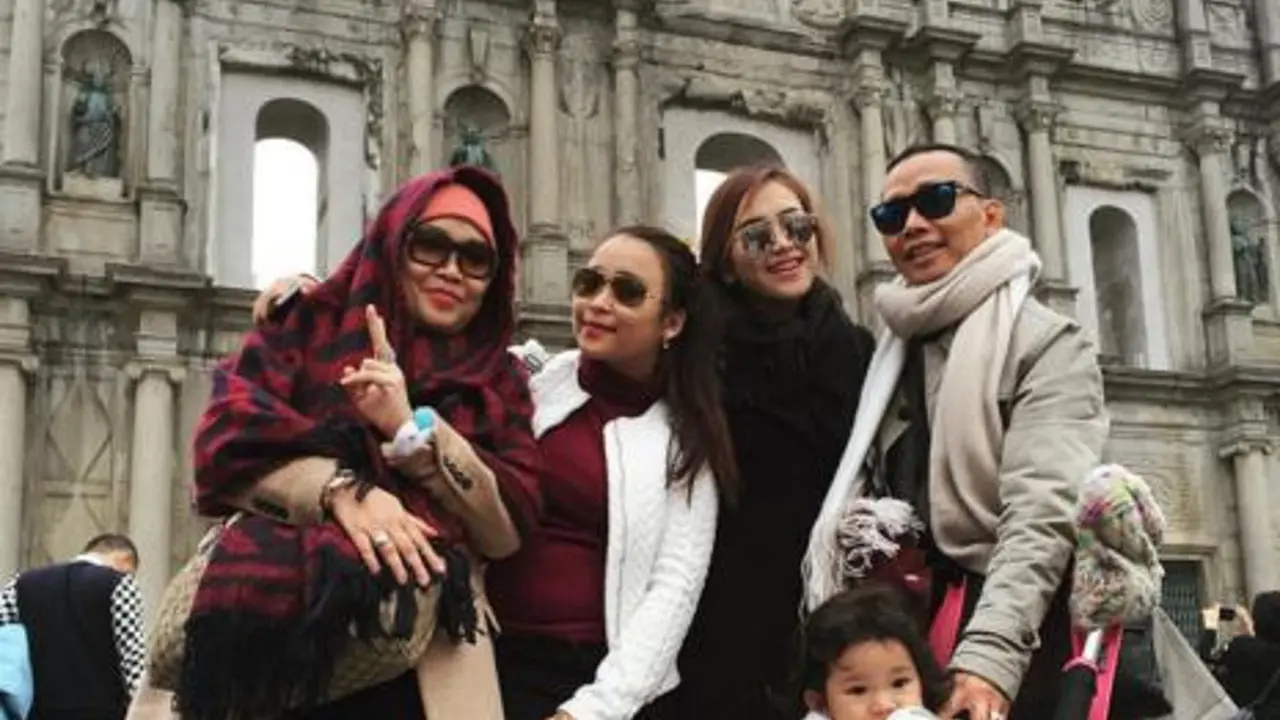 [Bintang] Ayu Ting Ting