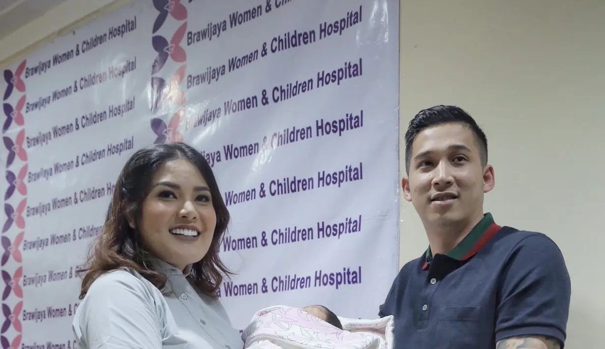 Nindy berbagi cerita mengenai proses buah hatinya, di Brawijaya Women dan Children Hospital, Jakarta Selatan, Rabu (12/10/2016). Nindy mengaku masih ingin kembali memiliki momongan tiga atau empat anak lagi. (Galih W. Satria/Bintang.com)