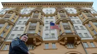 TV Rusia Siarkan 'Gulat' Polisi Vs Diplomat AS di Moskow (AFP)
