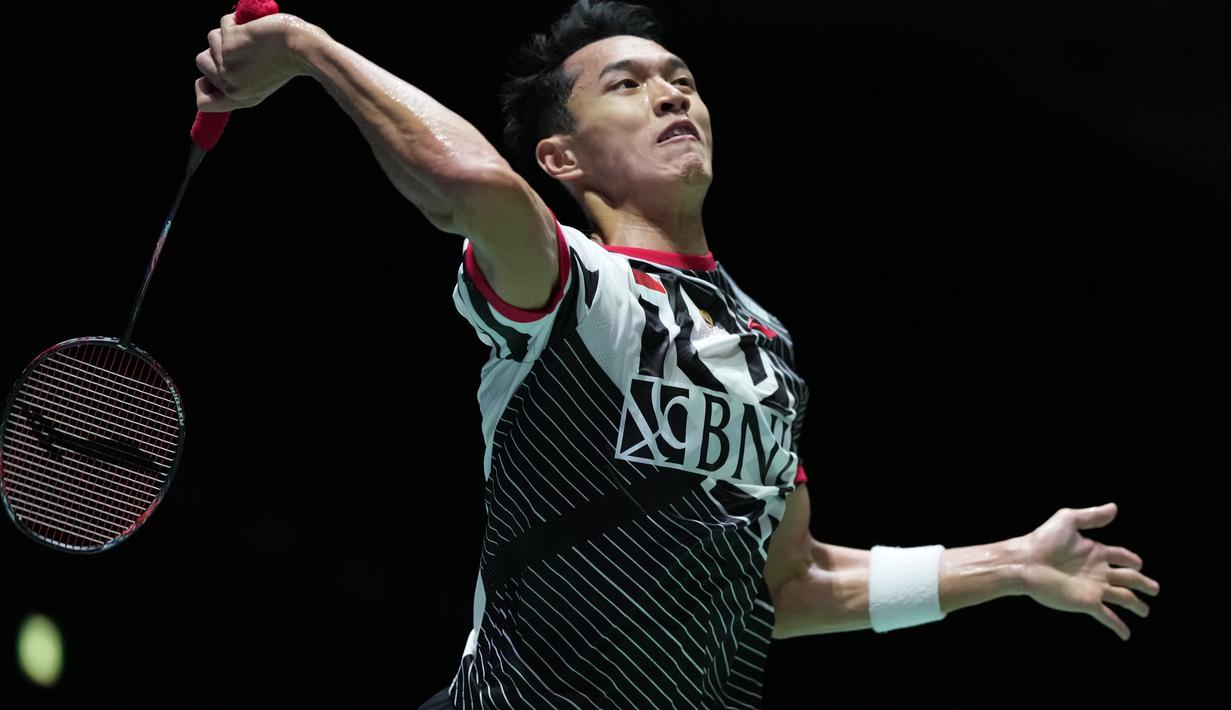 <p>Jonatan Christie harus puas menyandang predikat runner-up di ajang badminton super 750, Japan Open 2023. (AP Photo/Hiro Komae)</p>