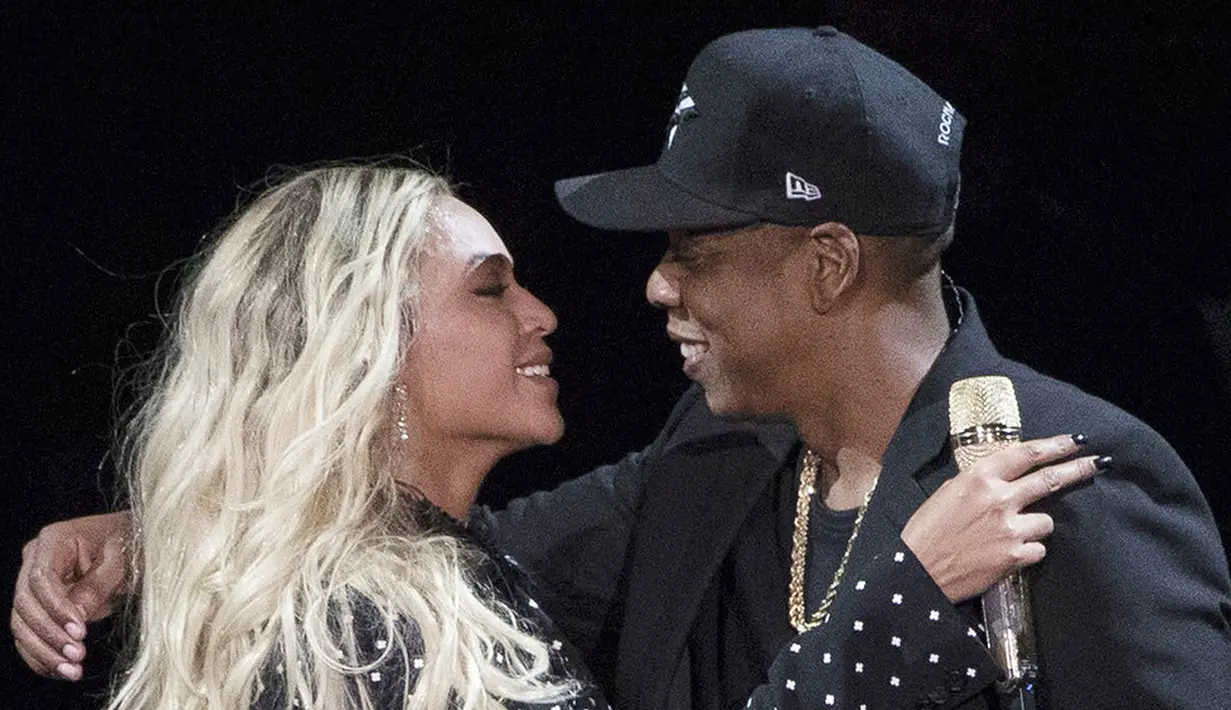 Beyonce membuka skandal perselingkuhan Jay-Z dalam albumnya yang berjudul Lemonade pada April 2016 lalu. (REX/Shutterstock)