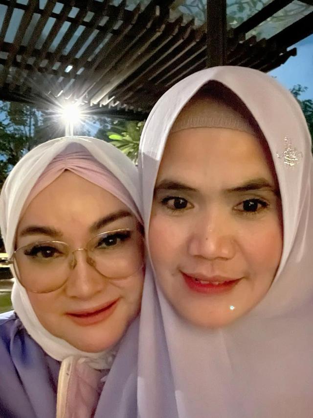 7 Potret Ricca Rachim, Istri Rhoma Irama yang Jarang tersorot dan Awet Muda