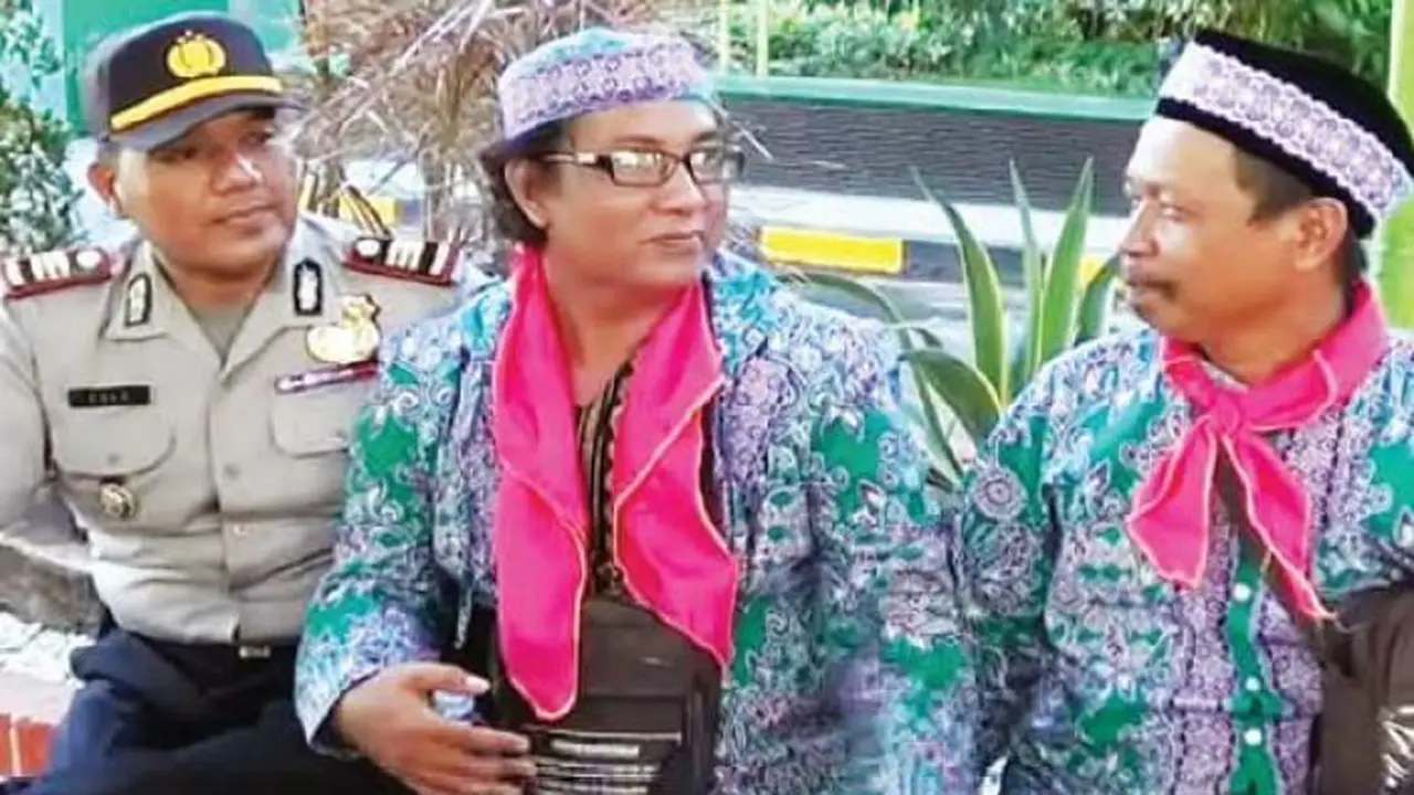 Jeng Wati, waria lumajang naik haji