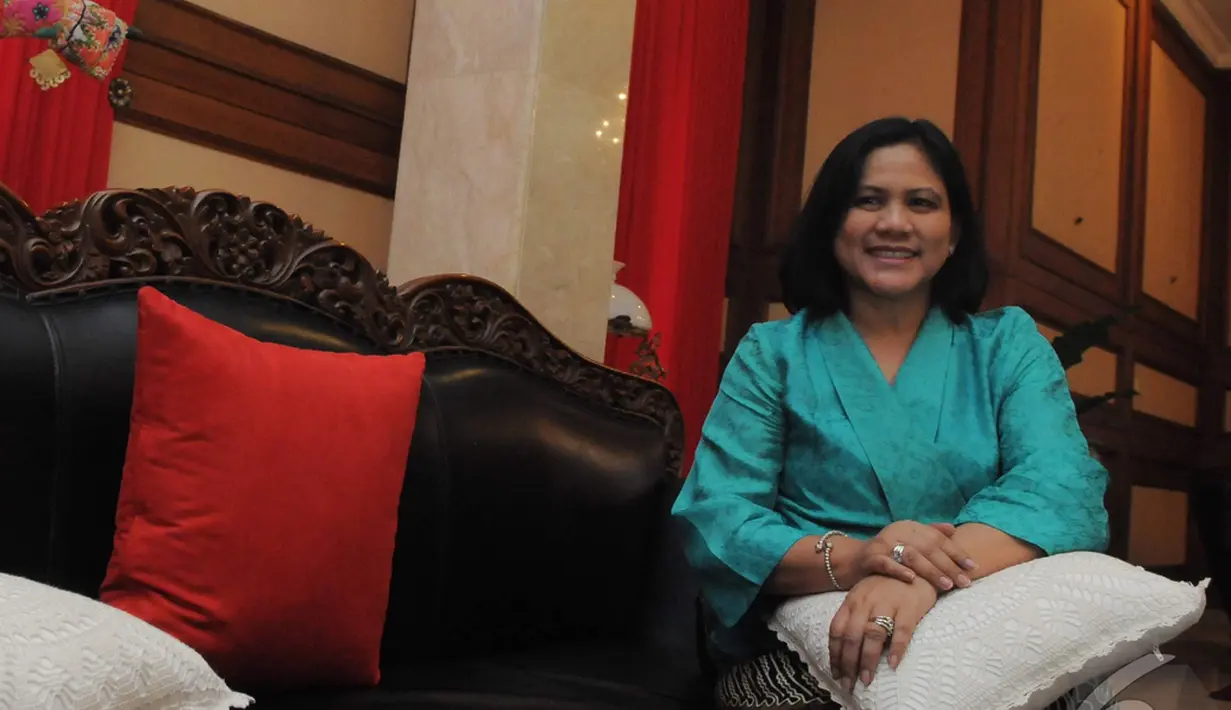 Bagi Iriana, tugasnya setiap hari walau nanti tinggal di Istana Negara tidak akan berubah. Dia akan tetap menyiapkan semua kebutuhan Jokowi sebelum beraktivitas, Jakarta, Minggu (19/10/2014) (Liputan6.com/Herman Zakharia)