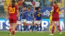 Para pemain Jepang melakukan selebrasi usai pertandingan sepak bola Grup C Piala Dunia Wanita 2023 antara Jepang dan Spanyol di Wellington, Selandia Baru, Senin (31/7/2023). Jepang mengalahkan Spanyol 4-0. (AP Photo/John Cowpland)
