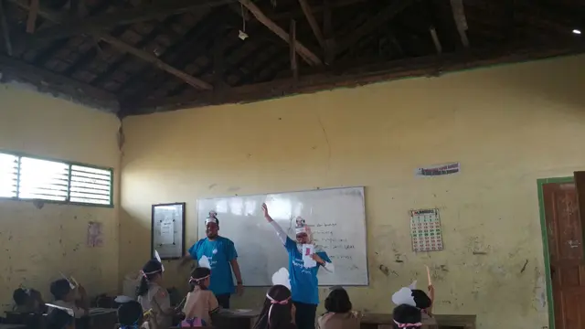 Cerita Karyawan Pertamina Beri Inspirasi Siswa di Pelosok Cirebon