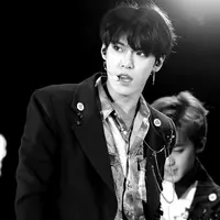 Segala sesuatu yang berhubungan dengan seleriti memang menarik untuk diikuti. Salah satu contohnya adalah masa lalu dari seorang selebriti. Dan baru-baru ini, masa lalu Doyoung NCT terkuak. (Foto: pinterest.co.uk)