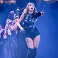 Konser Taylor Swift selalu ditunggu-tunggu dengan penampilan spektakuler. Outfit bodysuit pun tidak pernah absen dari panggung Taylor Swift. Fimela pun telah merangkum deretan bodysuit andalan Taylor Swift yang membuatnya bersinar di atas panggung. (instagram/taylorswift)