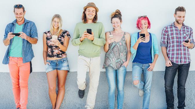Young Generation yang gemar berselancar di social media dan main game online cocok pakai smartphone terbaru dari Realme.