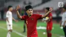 Pemain Timnas Indonesia U-19, Witan Sulaeman meminta dukungan suporter saat melawan Uni Emirat Arab U-19 pada penyisihan Grup A Piala AFC U-19 2018 di Stadion GBK, Jakarta, Rabu (24/10). Witan akan memakai nomor punggung dengan angka besar, yakni 78. (Liputan6.com/Helmi Fithriansyah)
