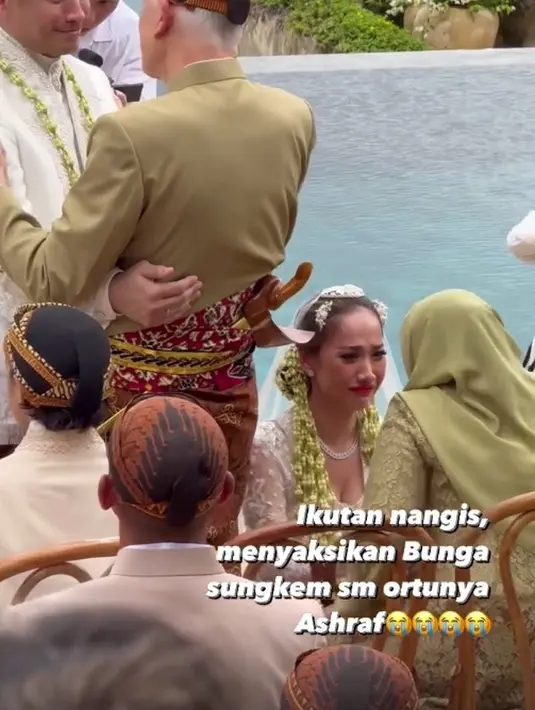Potret Bunga Citra Lestari Alias BCL dan Tiko sungkem kepada orangtua Ashraf Sinclair (Tangkapan Layar Instagram Pribadi BCL)