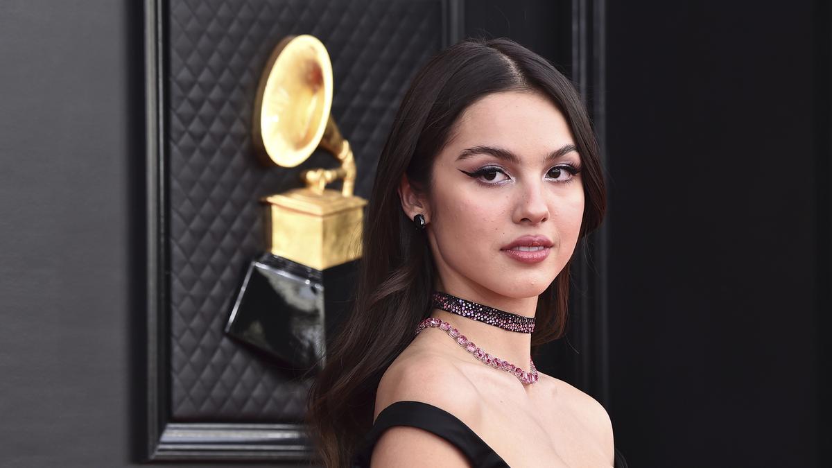 Olivia Rodrigo Ungkap Kuping Kirinya Agak Tuli, Ketahuan Sejak TK
