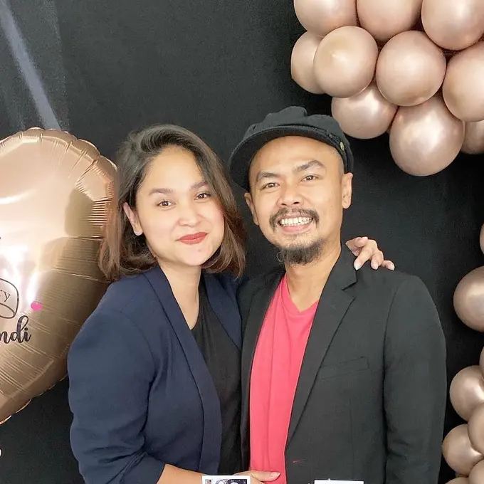 Lahirkan Anak Ketiga, Ini 7 Potret Perjalanan Kehamilan Istri Wendy Cagur