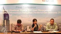 (ki-ka) Direktur Bisnis BNI Asset Management (BNI-AM) Isbono M.I. Putra, Presiden Direktur BNI-AM Reita Farianti, dan Head of Investment Team BNI-AM Hanif Mantiq dalam acara Press Conference di Jakarta (3/2). (Liputan6.com/Angga Yuniar) 