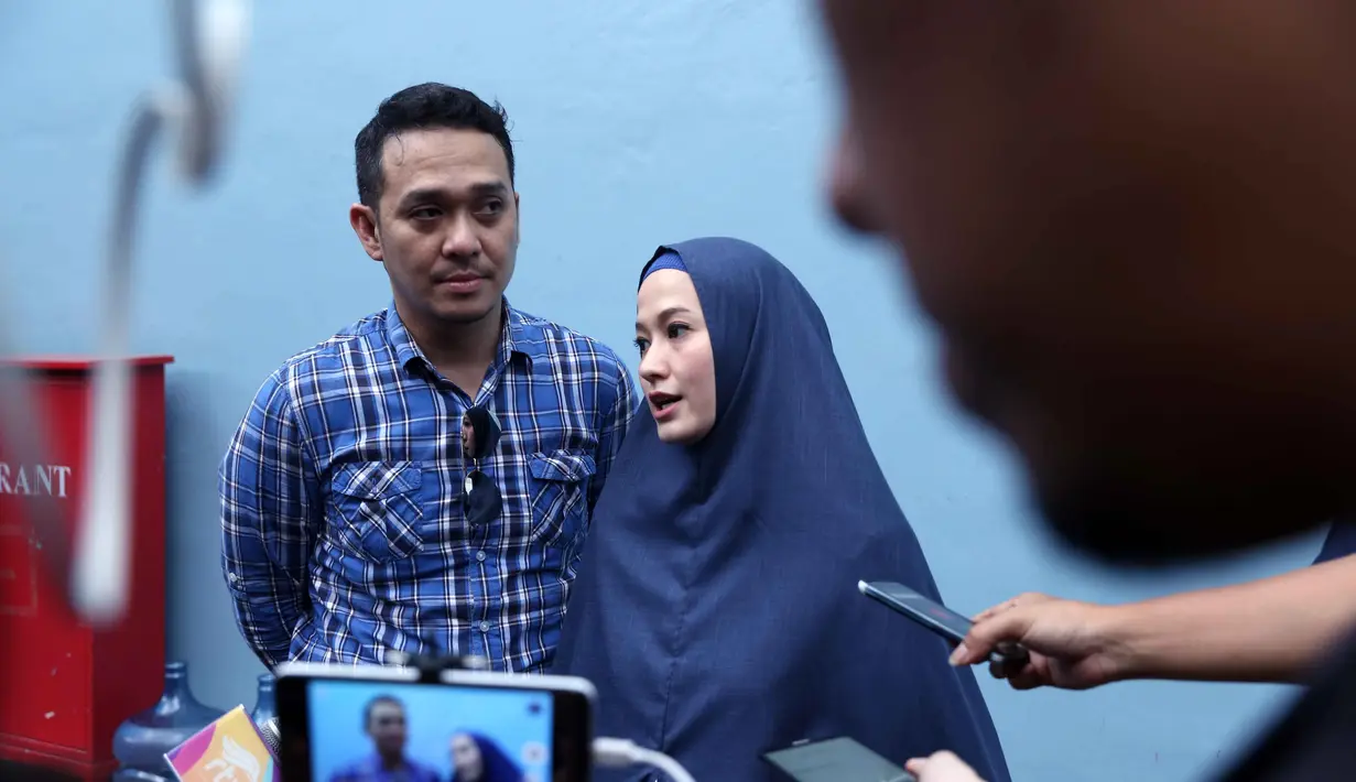 "Dia (Fadlan) sih banyak, bubur kacang ijo, kolak, jadi nggak ada menu khusus sih, makannya nggak berlebihan juga," ucap Lyra Virna di bilangan Jakarta Selatan, belum lama ini. (Nurwahyunan/Bintang.com)