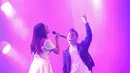 Shane Filan sangat bahagia dapat berkunjung lagi ke Indonesia dan mendapat sambutan ramai dari para penggemarnya. Terlebih ketika ia tampil duet bersama penyanyi asal Indonesia, Gloria Jessica. (Bambang E. Ros/Bintang.com)